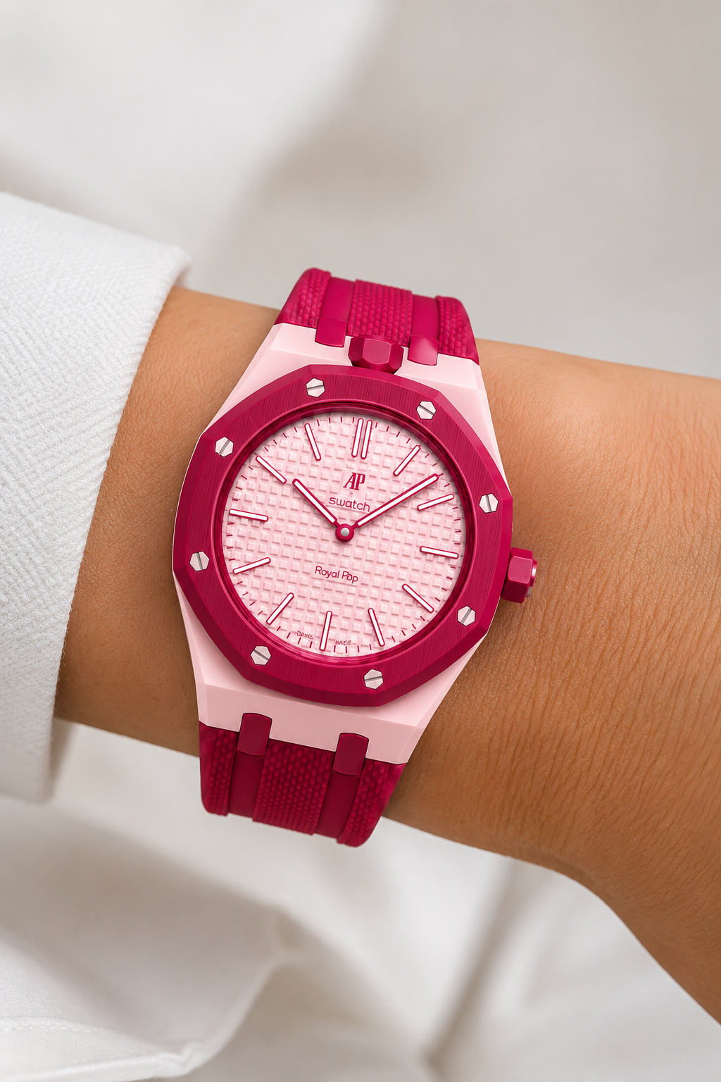 StrapWatch Pink strap on wrist